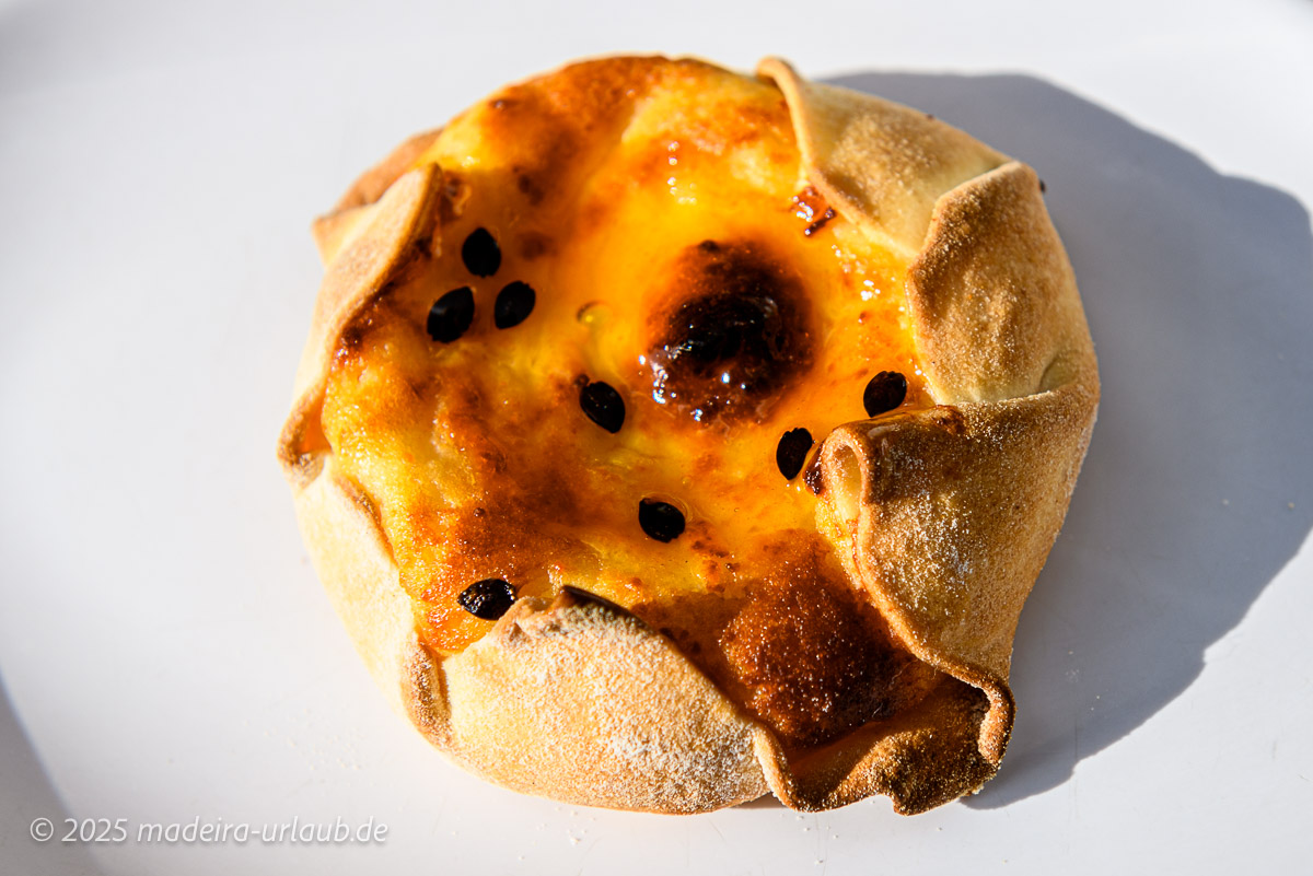 Queijada da Madeira in Variation Maracuja