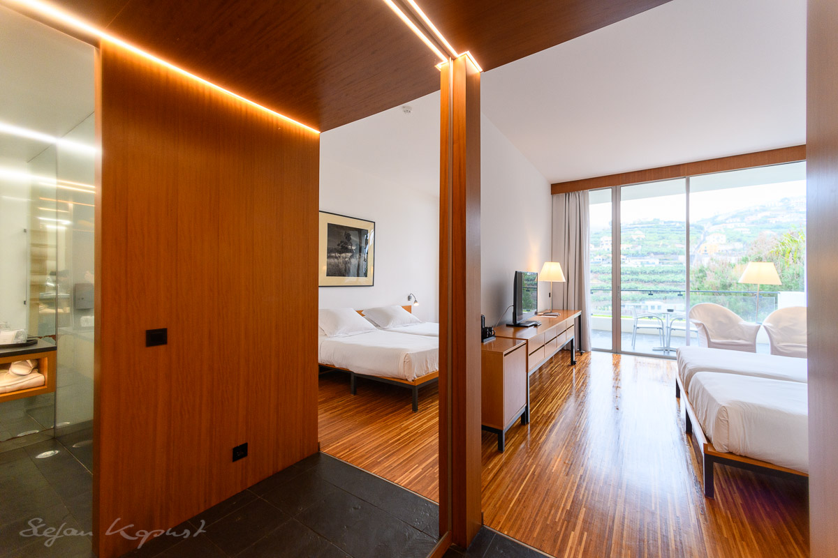 Zimmer mit Spiegeleffekt